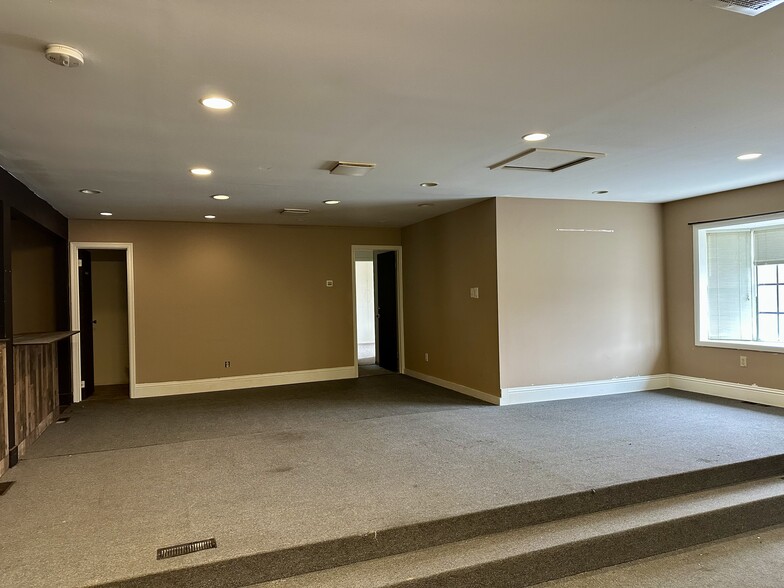 712 S Main St, North East, MD for lease - Building Photo - Image 3 of 5