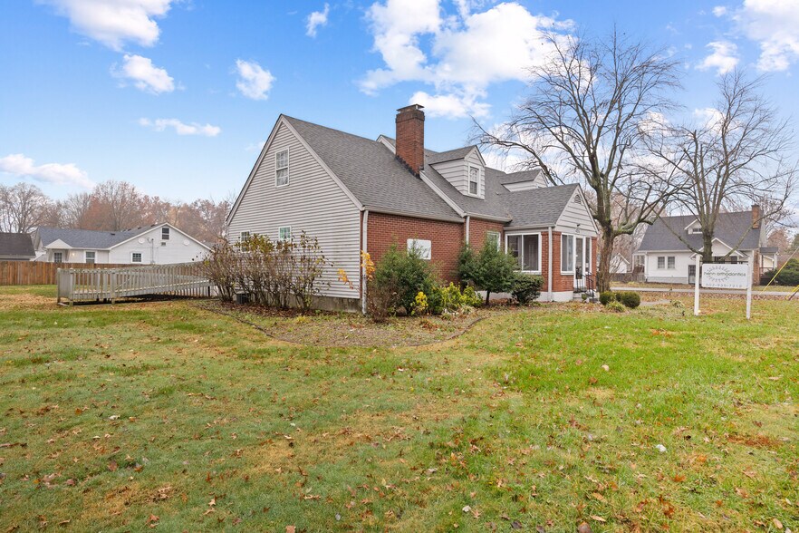 4816 Greenwood Rd, Louisville, KY à vendre - Photo du bâtiment - Image 3 de 43