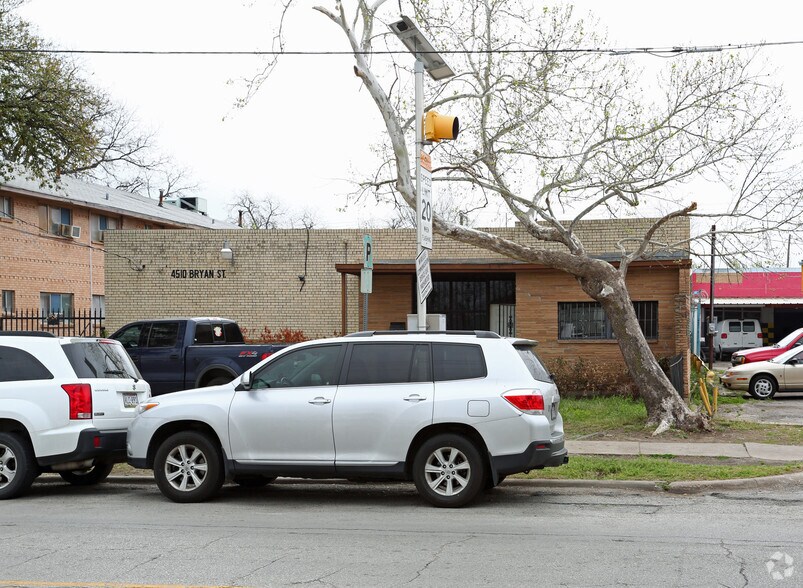 4510 Bryan St, Dallas, TX à vendre - Photo du bâtiment - Image 2 de 4