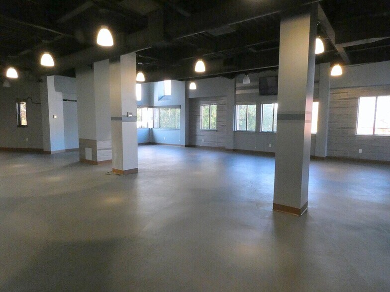 162 Kings Hwy N, Westport, CT à louer - Photo du bâtiment - Image 3 de 3