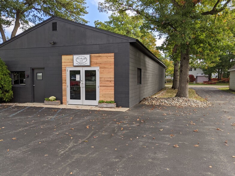 1225 Woodmere Ave, Traverse City, MI for sale - Building Photo - Image 1 of 1