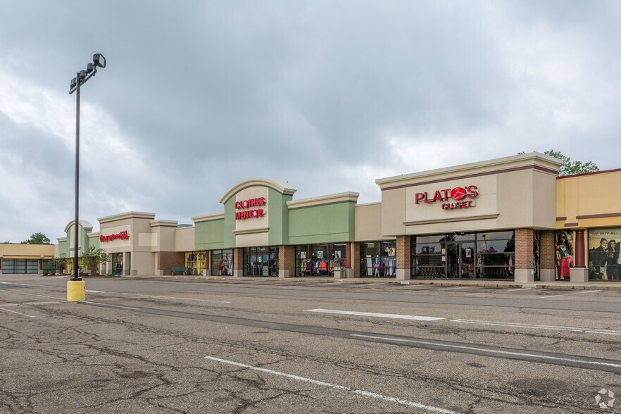 4695-4725 Dressler Rd NW, Canton, OH à louer - Photo principale - Image 1 de 7