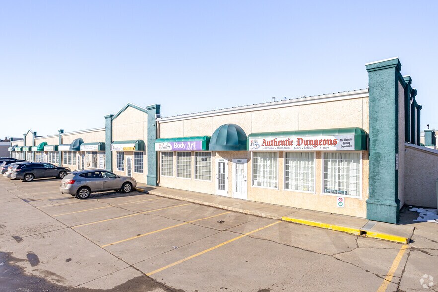 10023-10041 166 St NW, Edmonton, AB for sale - Primary Photo - Image 1 of 1