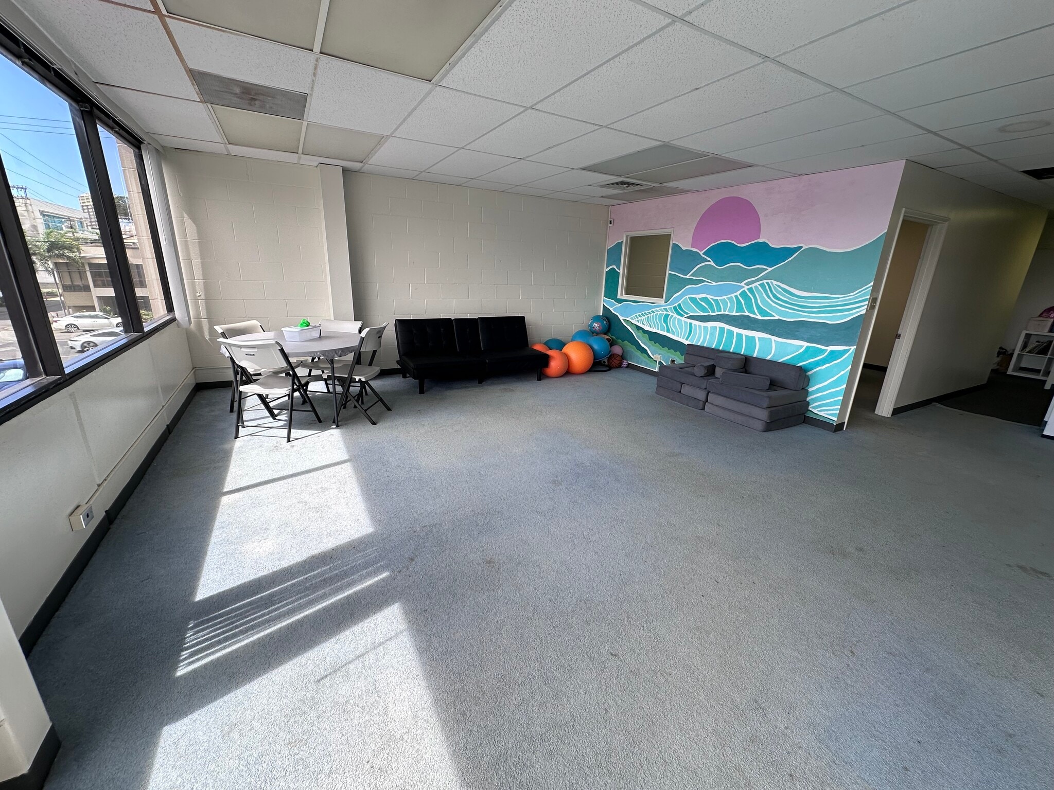 1210 Artesian St, Honolulu, HI for lease Interior Photo- Image 1 of 6