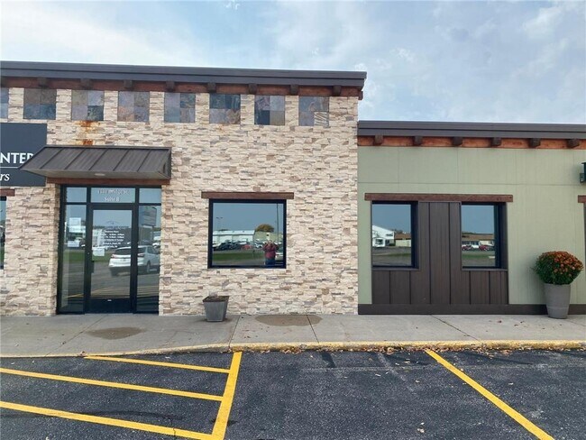 More details for 1380 E Bridge St, Redwood Falls, MN - Retail for Sale