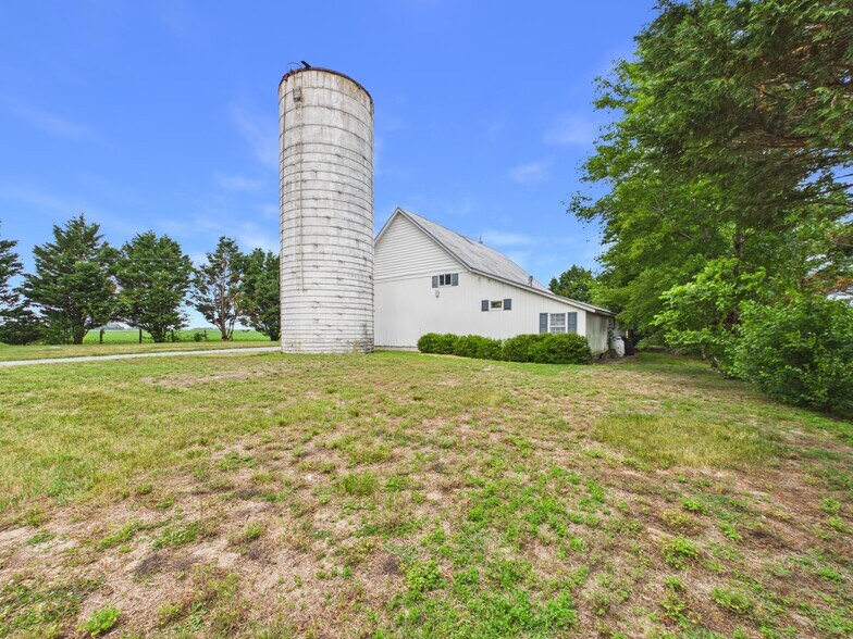 26285 Broadkill Rd, Milton, DE à vendre - Photo du bâtiment - Image 2 de 136