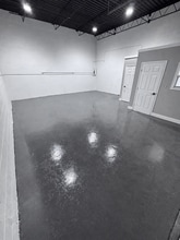 4926 Old Winter Garden Rd, Orlando, FL for lease Interior Photo- Image 2 of 4