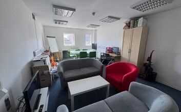 32 North St, Bourne for lease Interior Photo- Image 1 of 4