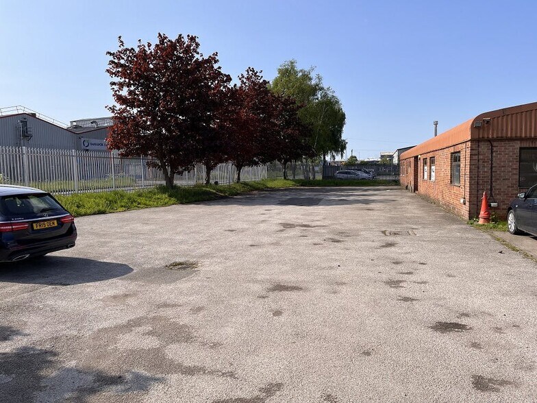 1 Farrar Close, Newark à louer - Photo du bâtiment - Image 2 de 4