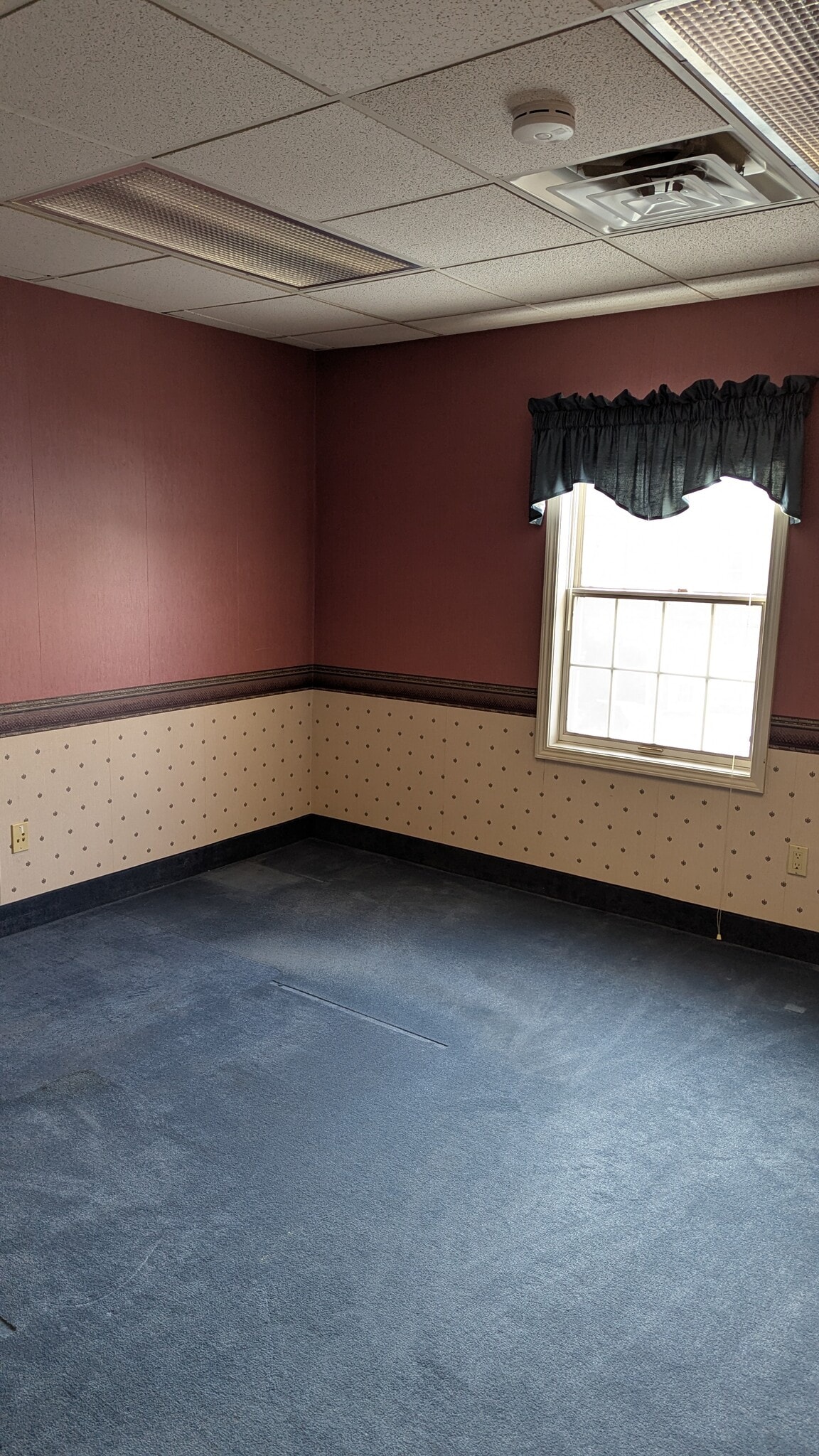 8227 Brecksville Rd, Brecksville, OH for lease Interior Photo- Image 1 of 5