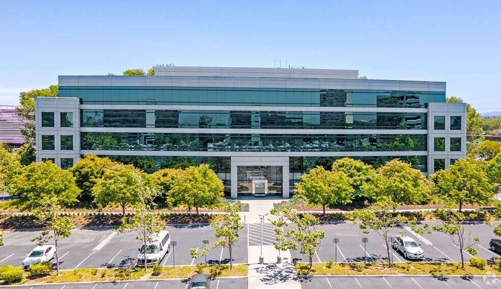 555 Airport Blvd, Burlingame, CA for lease - Building Photo - Image 2 of 4