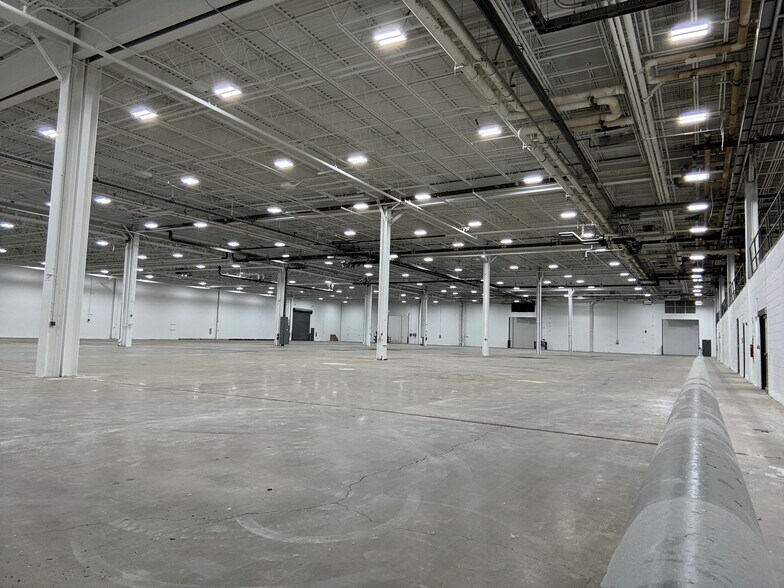 668 Gravel Pike, East Greenville, PA for lease - Interior Photo - Image 1 of 7