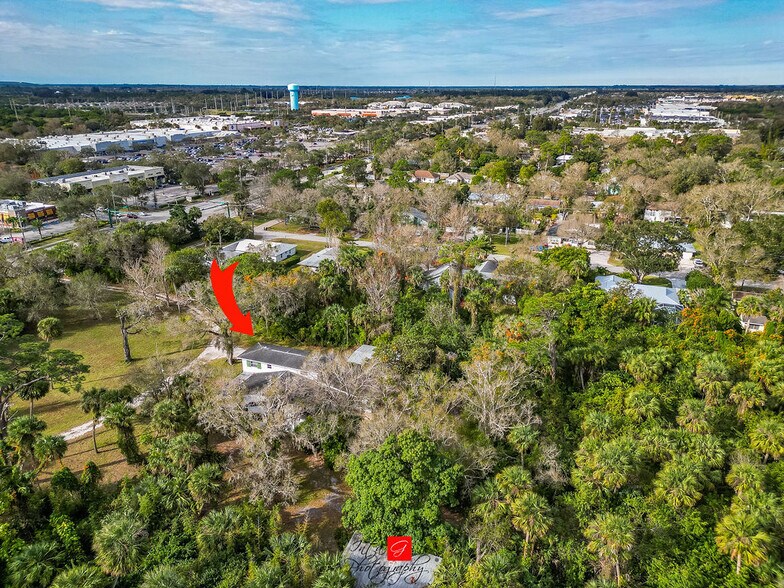 5240 20th St, Vero Beach, FL à vendre - Photo du bâtiment - Image 2 de 31