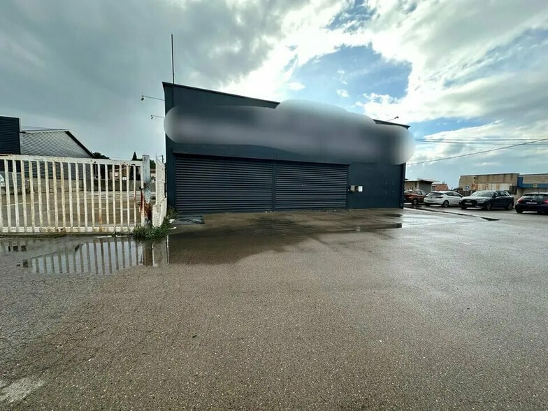 Industrial in Port-de-Bouc for lease - Building Photo - Image 3 of 12