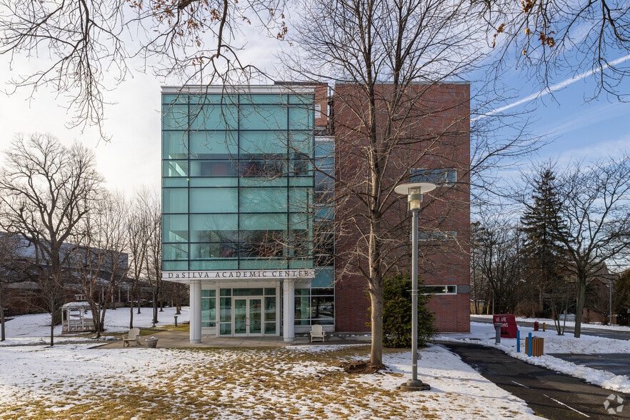 300 Howard Ave, Staten Island, NY for sale - Building Photo - Image 2 of 4