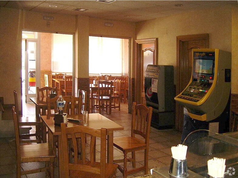 Commerce de détail dans Ávila, Ávila à vendre - Photo du bâtiment - Image 2 de 17