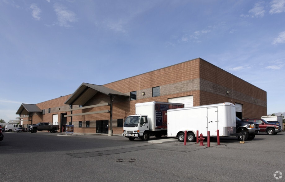 1054-1084 S 1680 W, Orem, UT for lease - Primary Photo - Image 1 of 3