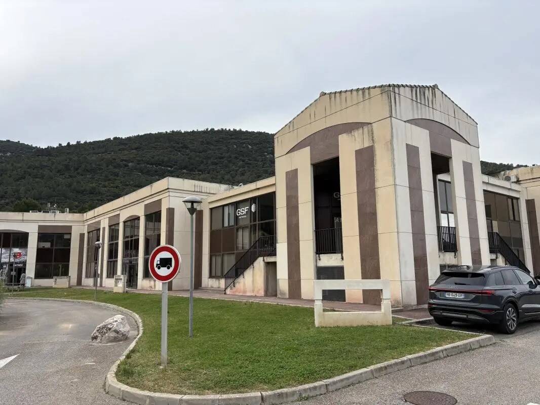 Bureau dans Gémenos à louer Photo du bâtiment- Image 1 de 37