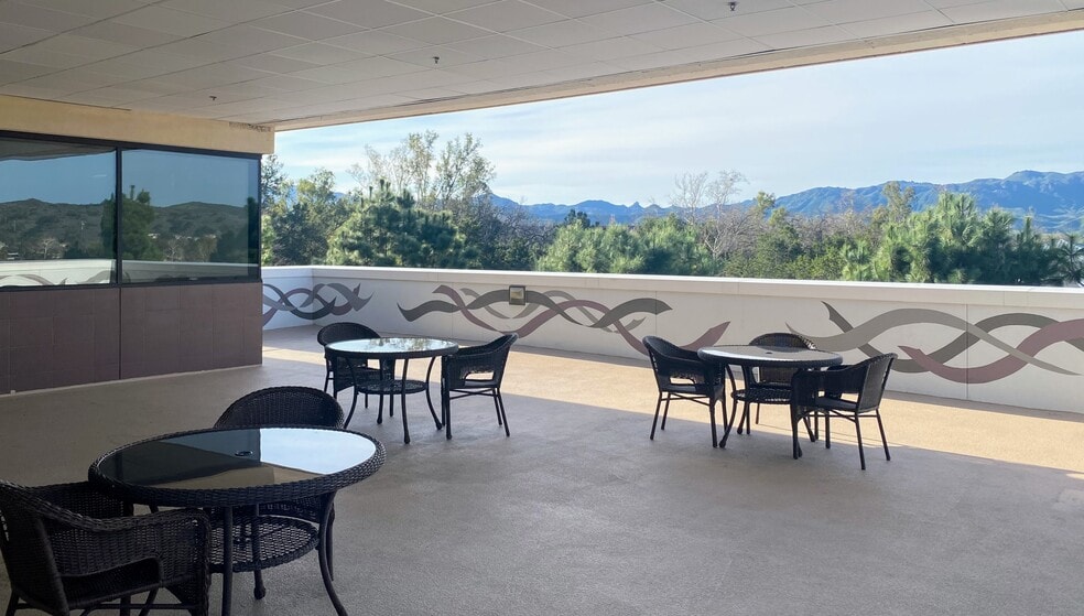 4195 E Thousand Oaks Blvd, Westlake Village, CA for lease - Building Photo - Image 3 of 7