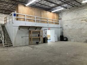 5151 Sunbeam Rd, Jacksonville, FL for lease Interior Photo- Image 2 of 5