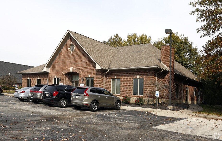10485 W Commerce Dr, Carmel, IN à louer - Photo principale - Image 2 de 8