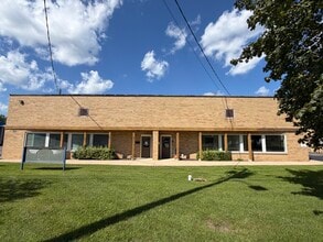 925 W Wilson St, Batavia, IL for lease Building Photo- Image 1 of 13