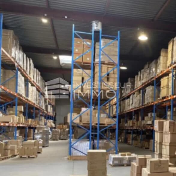 Flex in Noisy-le-Grand for lease - Interior Photo - Image 3 of 5