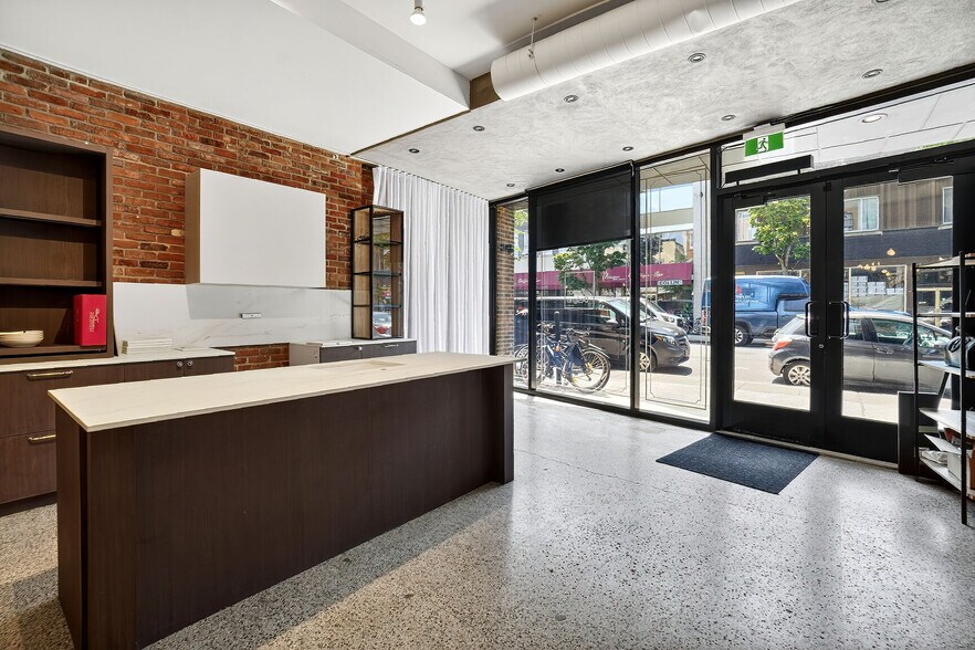 7553 Rue Saint-Hubert, Montréal, QC à louer - Photo du bâtiment - Image 3 de 13