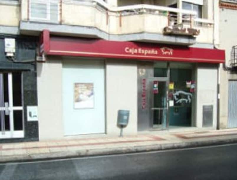 Commerce de détail dans San Andrés del Rabanedo, León à louer Photo intérieure- Image 1 de 1