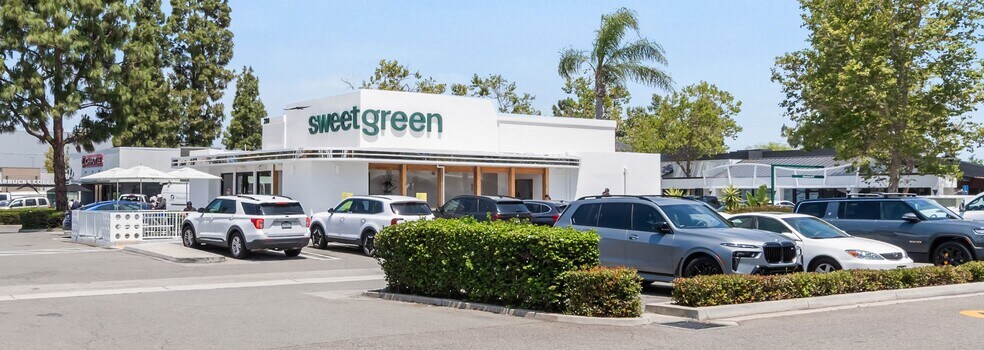 270 Bristol St, Costa Mesa, CA à louer - Photo du bâtiment - Image 3 de 4