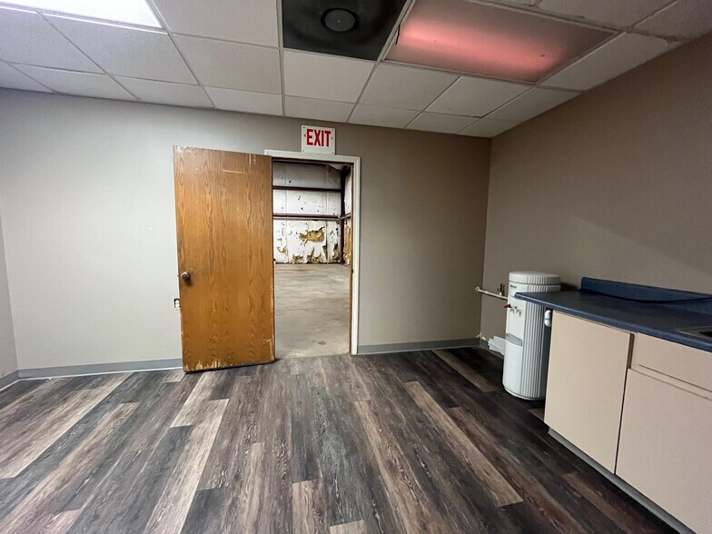3575 Trotter Dr, Alpharetta, GA à louer - Photo du bâtiment - Image 3 de 11