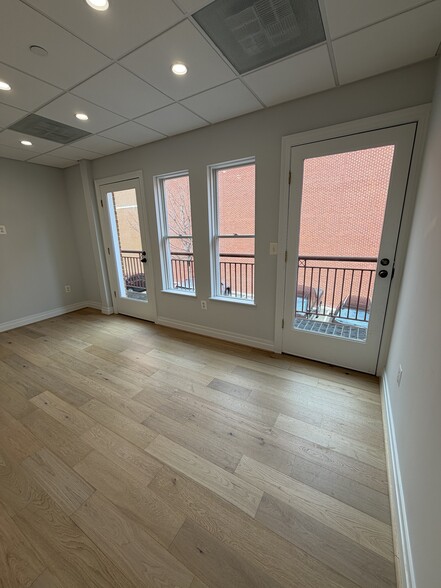 511 Wythe, Alexandria, VA for lease - Interior Photo - Image 3 of 8