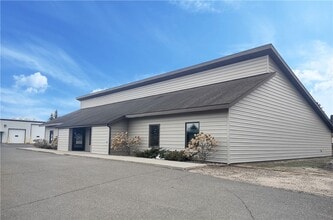 312 W Knapp St, Rice Lake, WI à louer Photo intérieure- Image 1 de 13