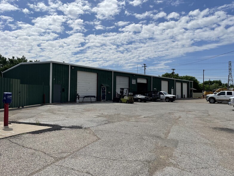 502-512 N Main St, Irving, TX for sale - Building Photo - Image 2 of 4