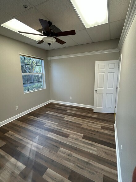 375 Commercial Ct, Venice, FL à louer - Photo du bâtiment - Image 2 de 20