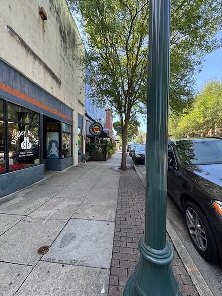 519 S Elm St, Greensboro, NC for sale - Building Photo - Image 2 of 5