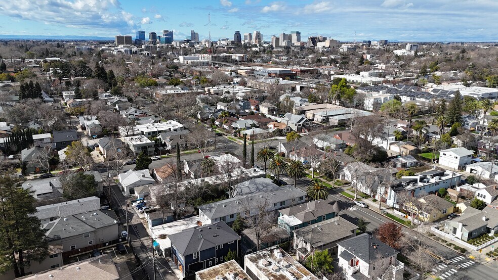 2620 T St, Sacramento, CA à vendre - Photo du bâtiment - Image 3 de 28