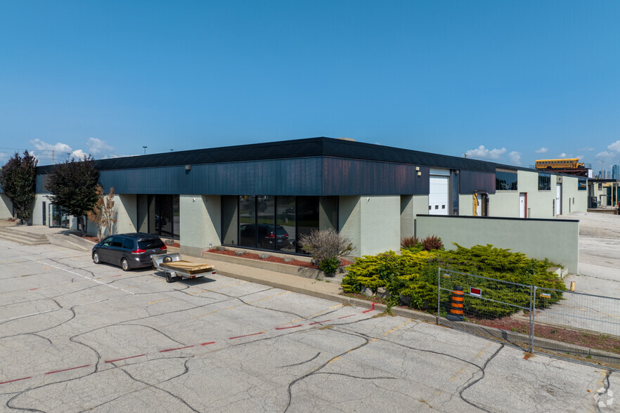 360 Evans Ave, Toronto, ON for lease - Primary Photo - Image 1 of 5