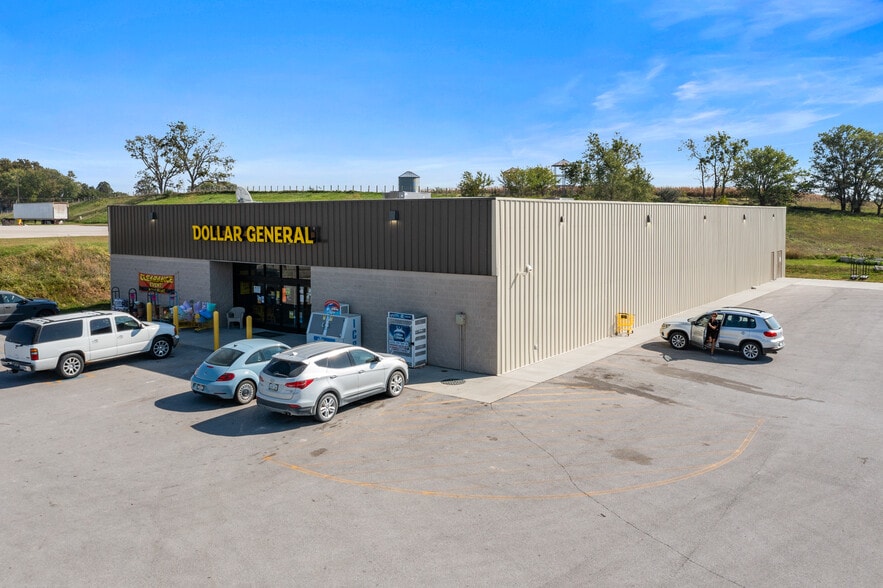 15 W Main St, Treynor, IA à vendre - Photo du bâtiment - Image 2 de 8