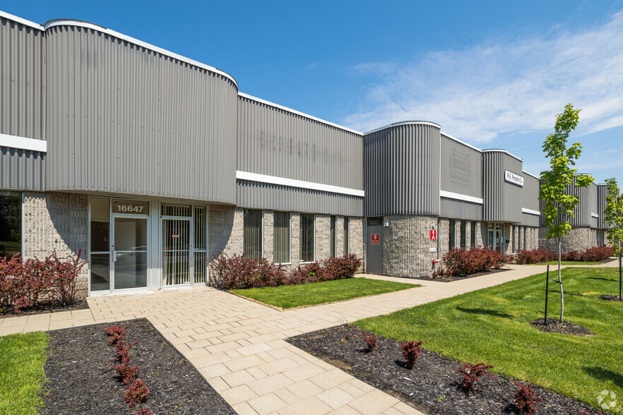 16633-16655 Boul Hymus, Kirkland, QC for lease - Building Photo - Image 3 of 8