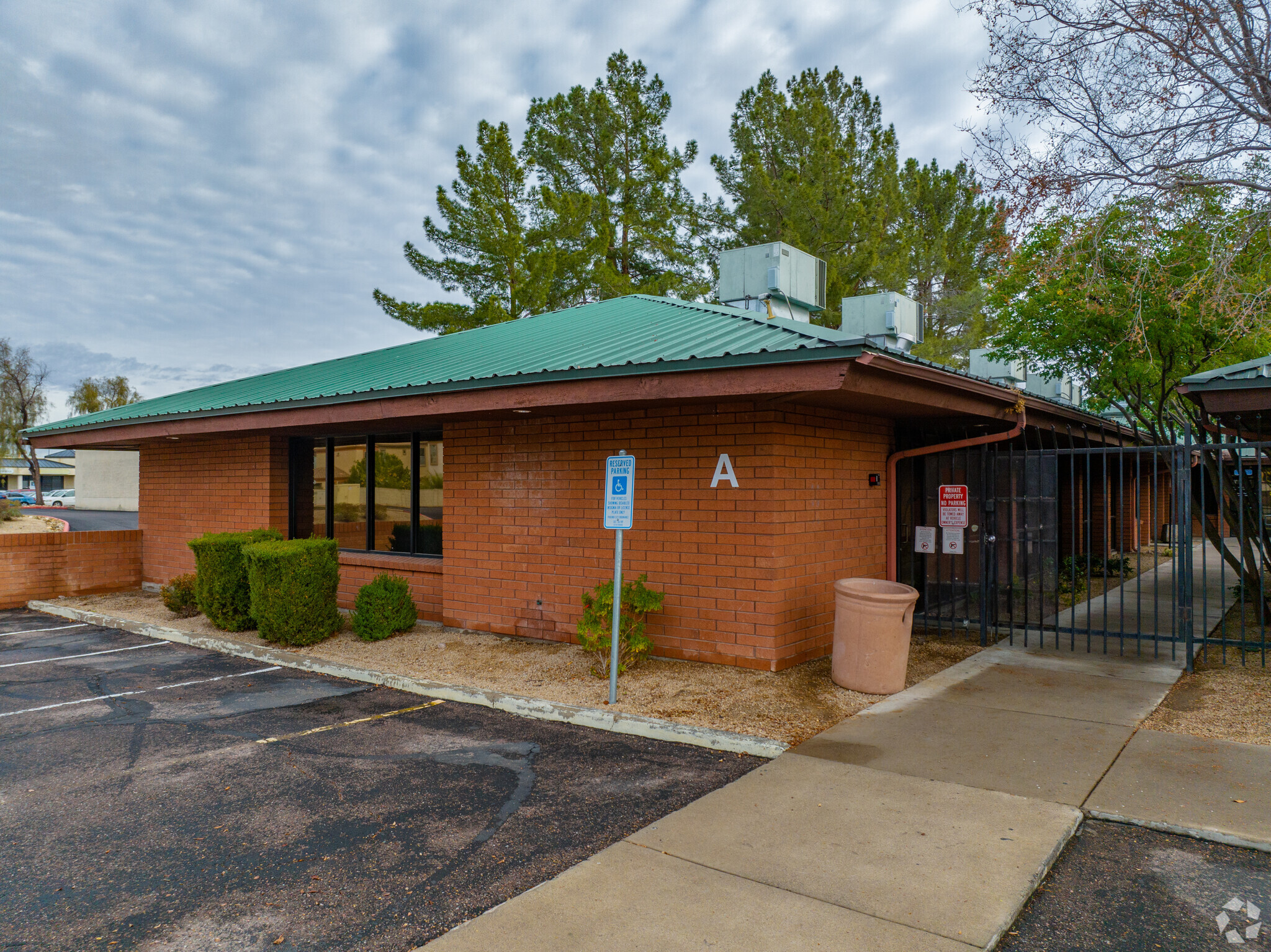 15648 N 35th Ave, Phoenix, AZ for sale Primary Photo- Image 1 of 4