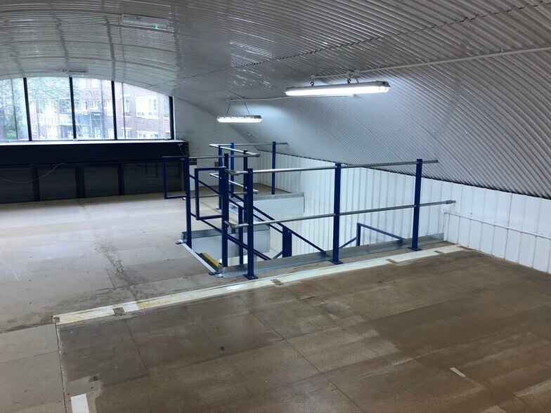 Pinchin St, Londres à louer - Photo du bâtiment - Image 3 de 4