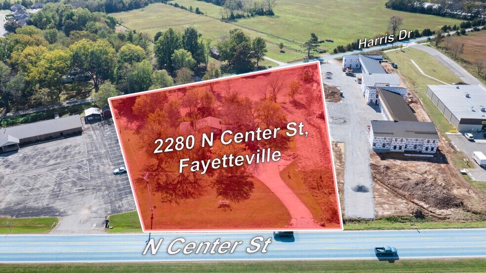 2280 N Center St, Fayetteville, AR à vendre - Photo du bâtiment - Image 2 de 14