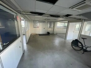 119 Avenue Louis Roche, Gennevilliers for lease Interior Photo- Image 1 of 6