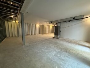 207 W Jefferson St, Bloomington, IL for lease Interior Photo- Image 2 of 6