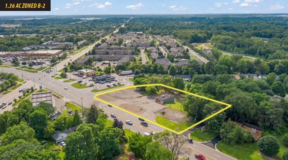 2561 Lapeer Rd, Auburn Hills, MI à vendre Photo du bâtiment- Image 1 de 9