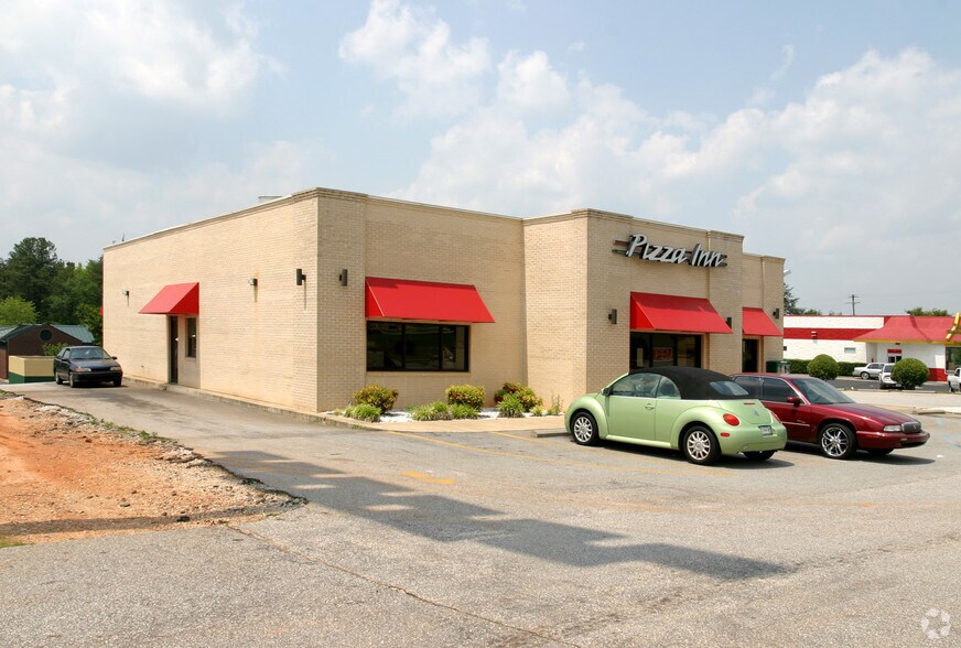 515 Roe Center Ct, Travelers Rest, SC à louer - Photo principale - Image 2 de 6