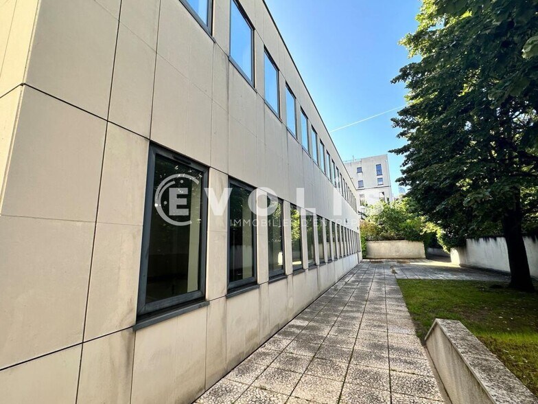 52-54 Rue Du Capitaine Guynemer, Courbevoie à louer - Photo du bâtiment - Image 2 de 34