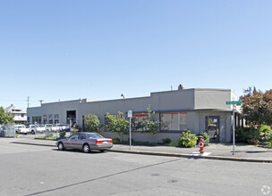 1700 SE Grand Ave, Portland, OR for lease Building Photo- Image 2 of 4