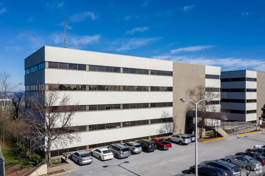 234 Goodwin Crest Dr, Homewood, AL à vendre - Photo du bâtiment - Image 3 de 8